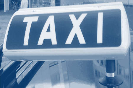 Angebot für Taxi-Versicherung hier anfordern